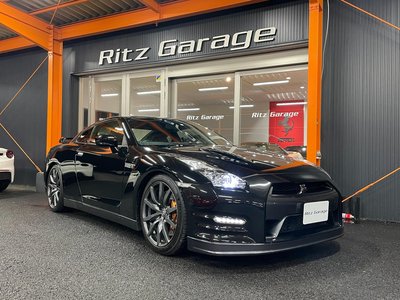 NISSAN GT-R - 1