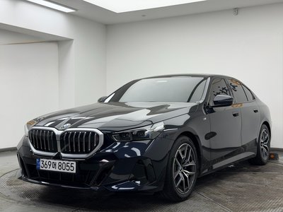 BMW 5 SERIES - 1
