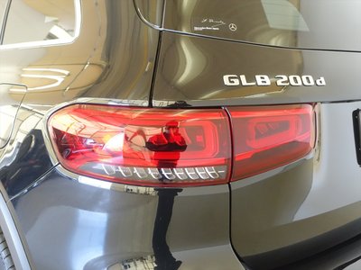 MERCEDES-BENZ GLB - 9