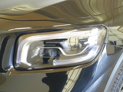 MERCEDES-BENZ GLB - 8