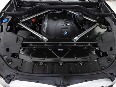 صورة 8 لـ 2025 BMW X5