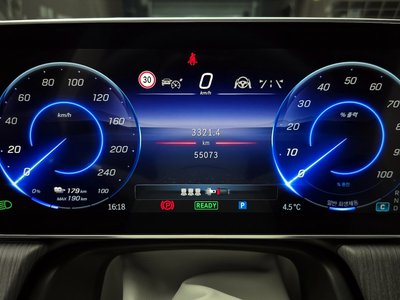 MERCEDES-BENZ EQS - 8