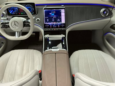 MERCEDES-BENZ EQS - 5