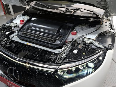 MERCEDES-BENZ EQS - 7