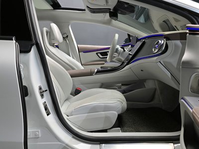 MERCEDES-BENZ EQS - 10