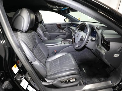 2019 Lexus LS — миниатюра 19