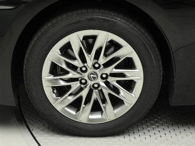 2019 Lexus LS — миниатюра 31
