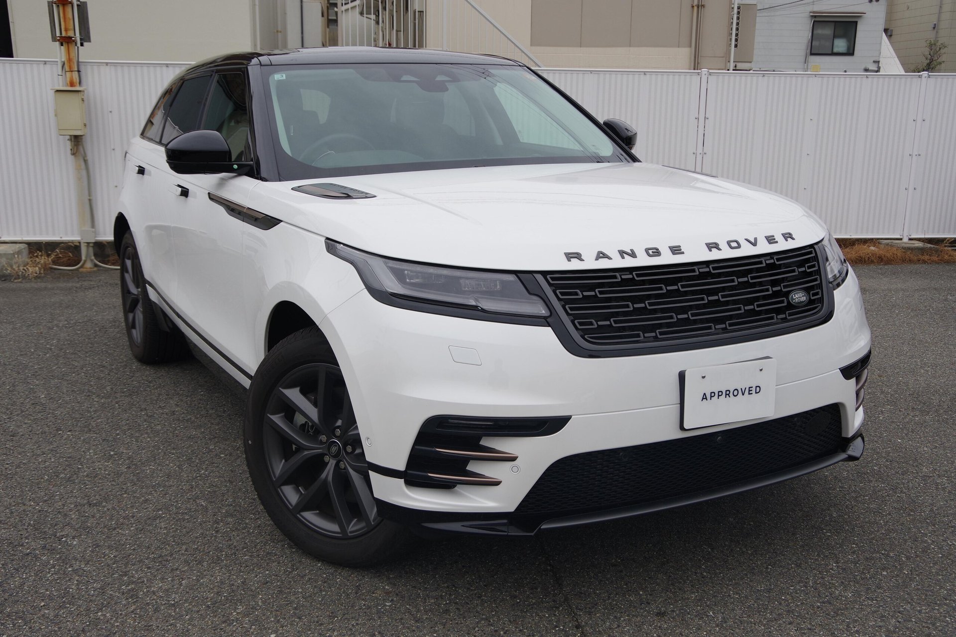 LAND ROVER RANGE ROVER VELAR - View 1