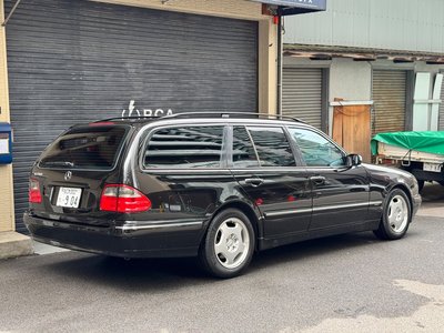 MERCEDES-BENZ E-CLASS - 3