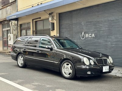 MERCEDES-BENZ E-CLASS - 1