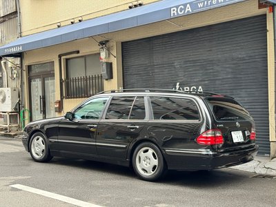 MERCEDES-BENZ E-CLASS - 4