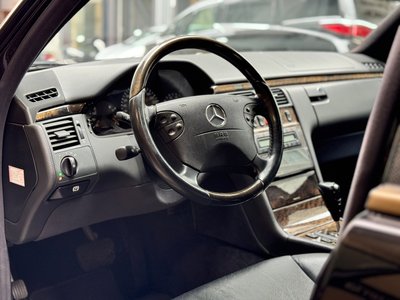MERCEDES-BENZ E-CLASS - 5