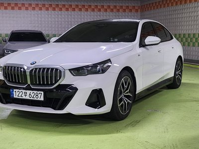 BMW 5 SERIES
