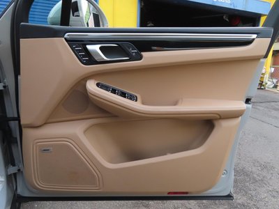 2020 Porsche MACAN photo 4