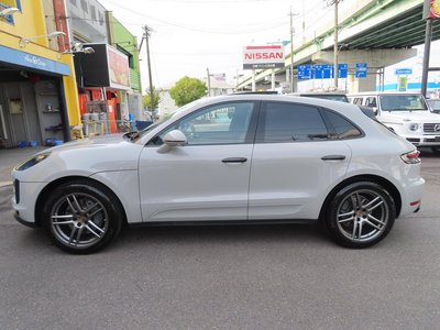 2020 Porsche MACAN thumbnail 14