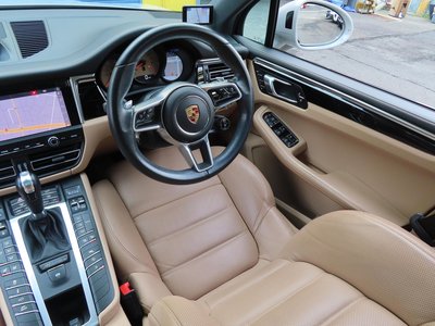 2020 Porsche MACAN thumbnail 47