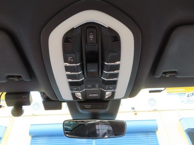 2020 Porsche MACAN thumbnail 52