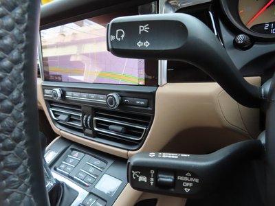 2020 Porsche MACAN thumbnail 60