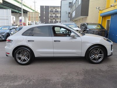 2020 Porsche MACAN thumbnail 18