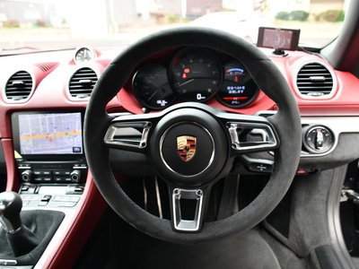 PORSCHE 718 SPYDER - 4