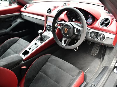 PORSCHE 718 SPYDER - 3