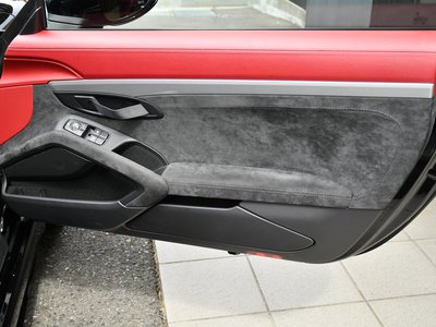 PORSCHE 718 SPYDER - 9