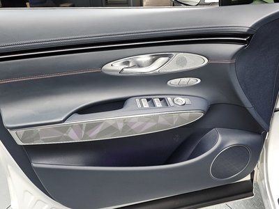 2021 Genesis GV70 — миниатюра 14