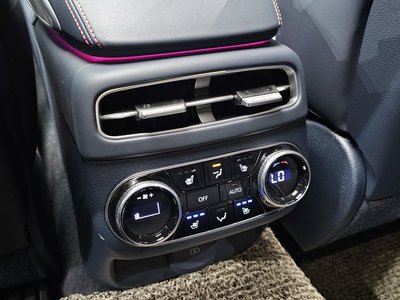 2021 Genesis GV70 — миниатюра 39