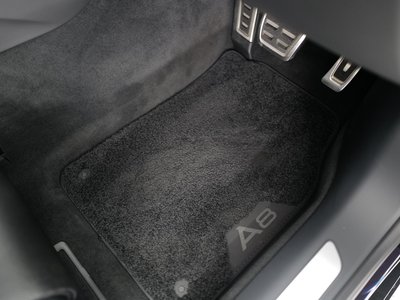 صورة مصغرة 80 لـ 2020 AUDI S8