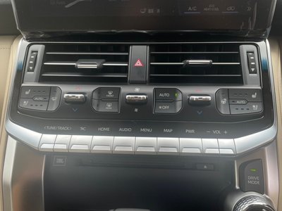 2024 Toyota LAND CRUISER 300 — миниатюра 20