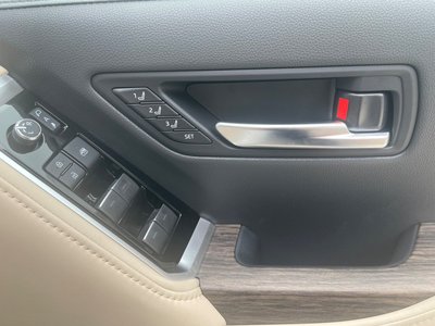 2024 Toyota LAND CRUISER 300 — миниатюра 30