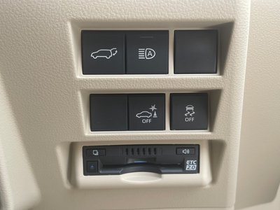 2024 Toyota LAND CRUISER 300 — миниатюра 27