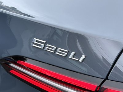 2025 BMW 5 SERIES — миниатюра 57