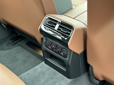2025 BMW 5 SERIES — миниатюра 42