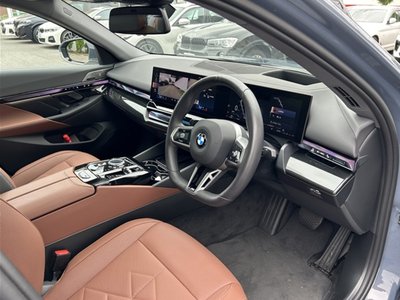 2025 BMW 5 SERIES — миниатюра 37