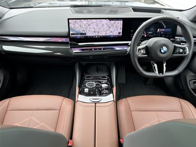 2025 BMW 5 SERIES — миниатюра 39
