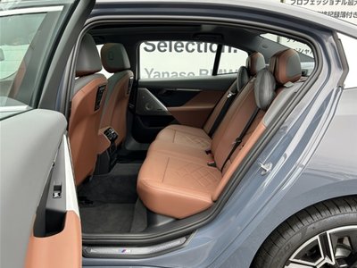 2025 BMW 5 SERIES — миниатюра 17