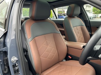 2025 BMW 5 SERIES — миниатюра 19