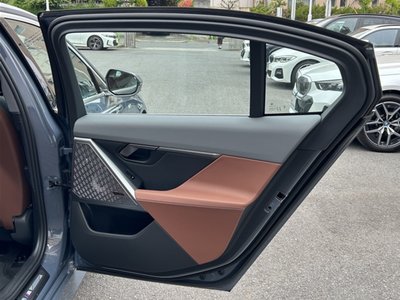 2025 BMW 5 SERIES — миниатюра 31