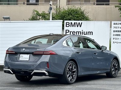 BMW 5 SERIES - 8
