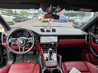 2020 Porsche CAYENNE 照片 3
