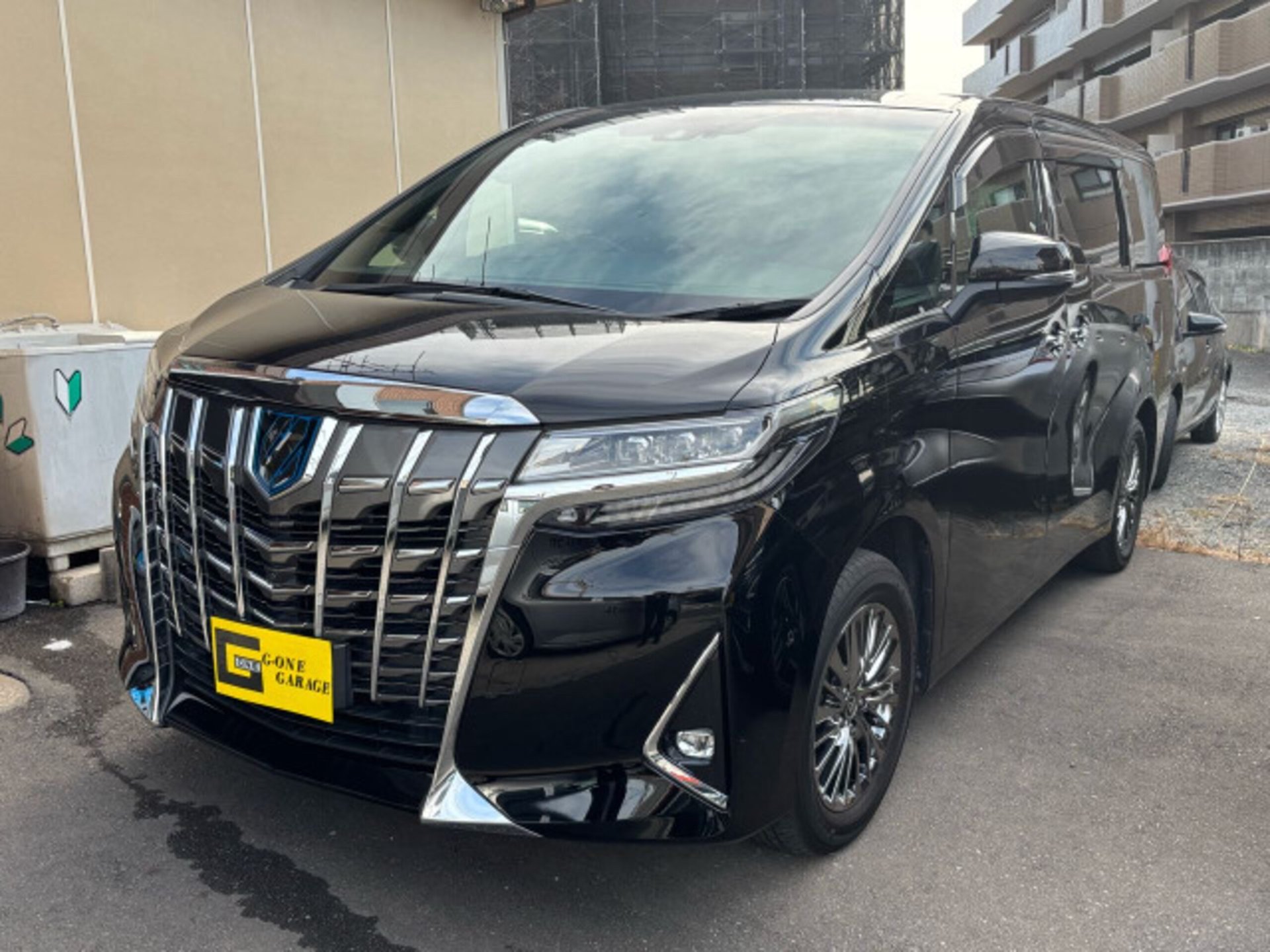 TOYOTA ALPHARD - View 1