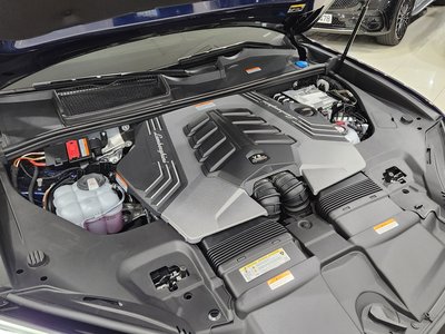 LAMBORGHINI URUS - 7