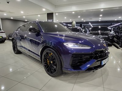 LAMBORGHINI URUS - 1