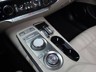 2023 GENESIS GV70 photo 9