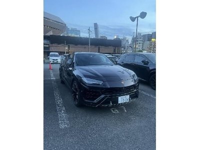 2023 Lamborghini URUS photo 1