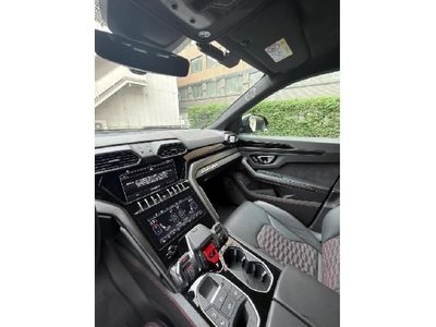 2023 Lamborghini URUS photo 7