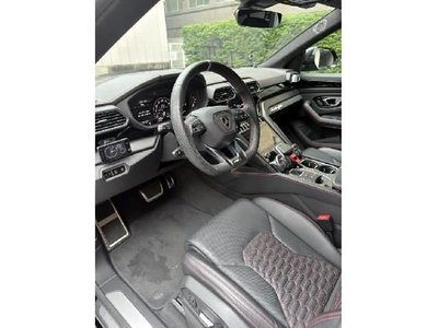 2023 Lamborghini URUS photo 6
