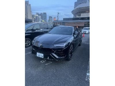 2023 Lamborghini URUS photo 2