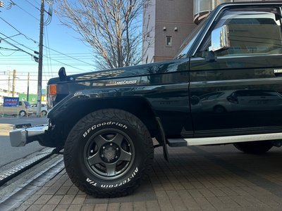 TOYOTA LAND CRUISER 70 - 2